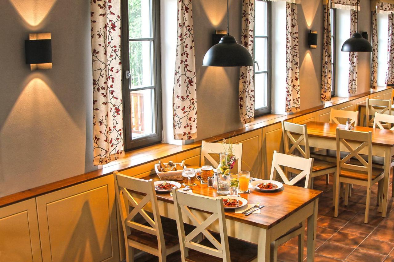 Hotel Dvur Liskovy Vrch à Strazny Extérieur photo