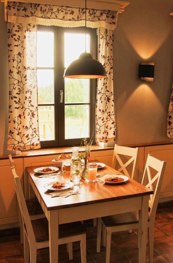 Hotel Dvur Liskovy Vrch à Strazny Extérieur photo