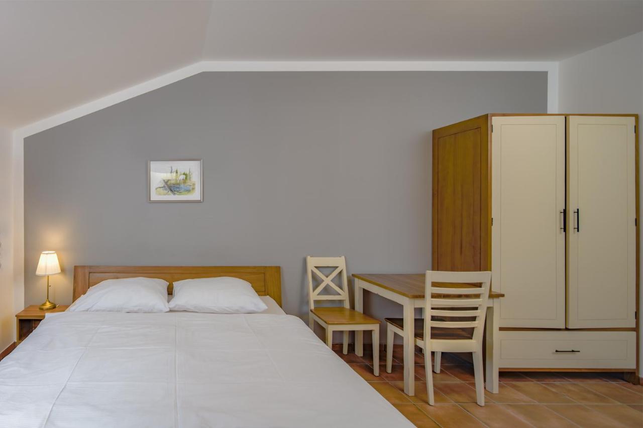 Hotel Dvur Liskovy Vrch à Strazny Extérieur photo