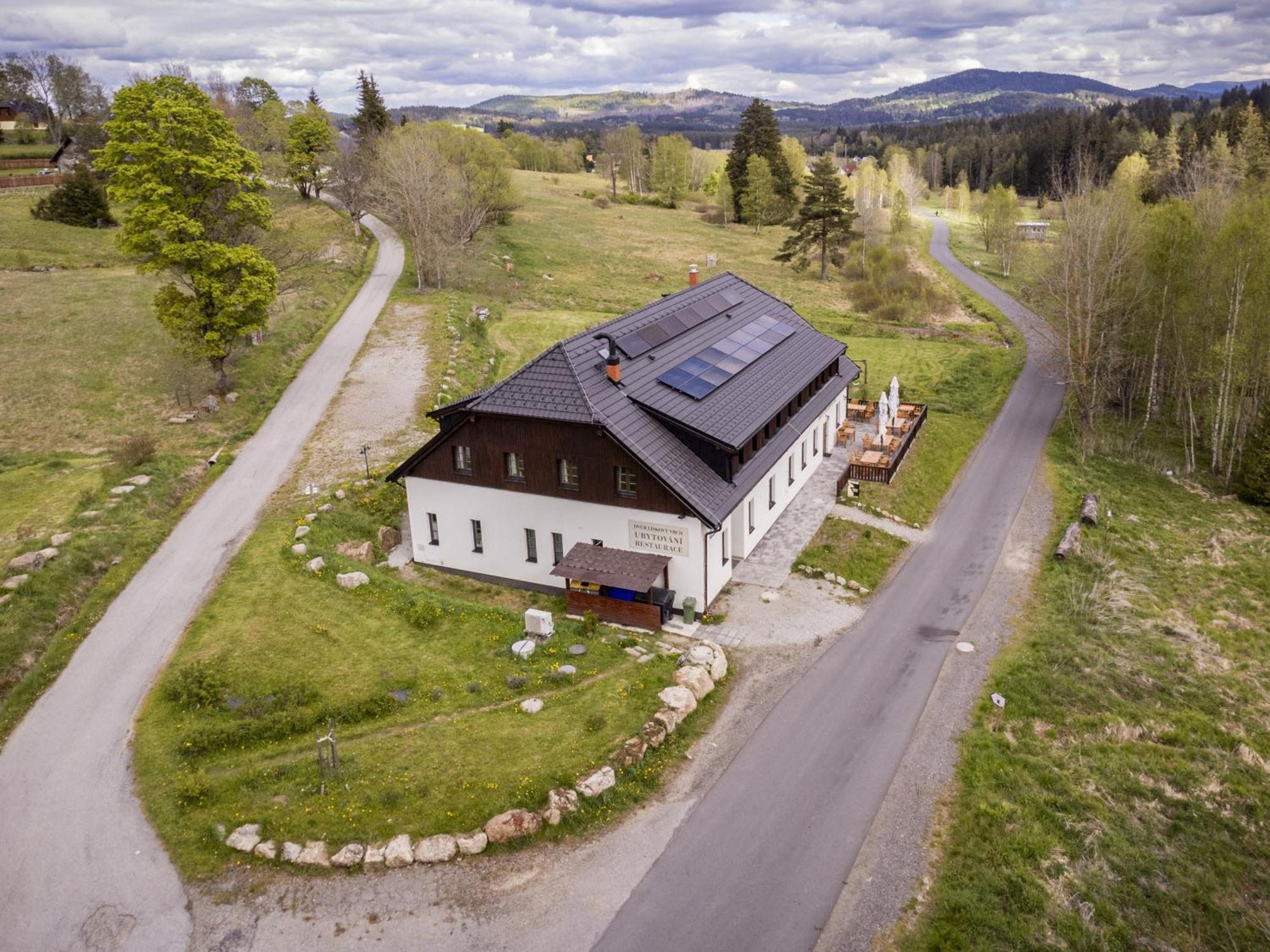 Hotel Dvur Liskovy Vrch à Strazny Extérieur photo